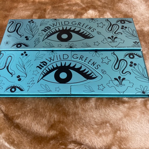 Urban Decay Wild Greens Eyeshadow Palette - Picture 5 of 5